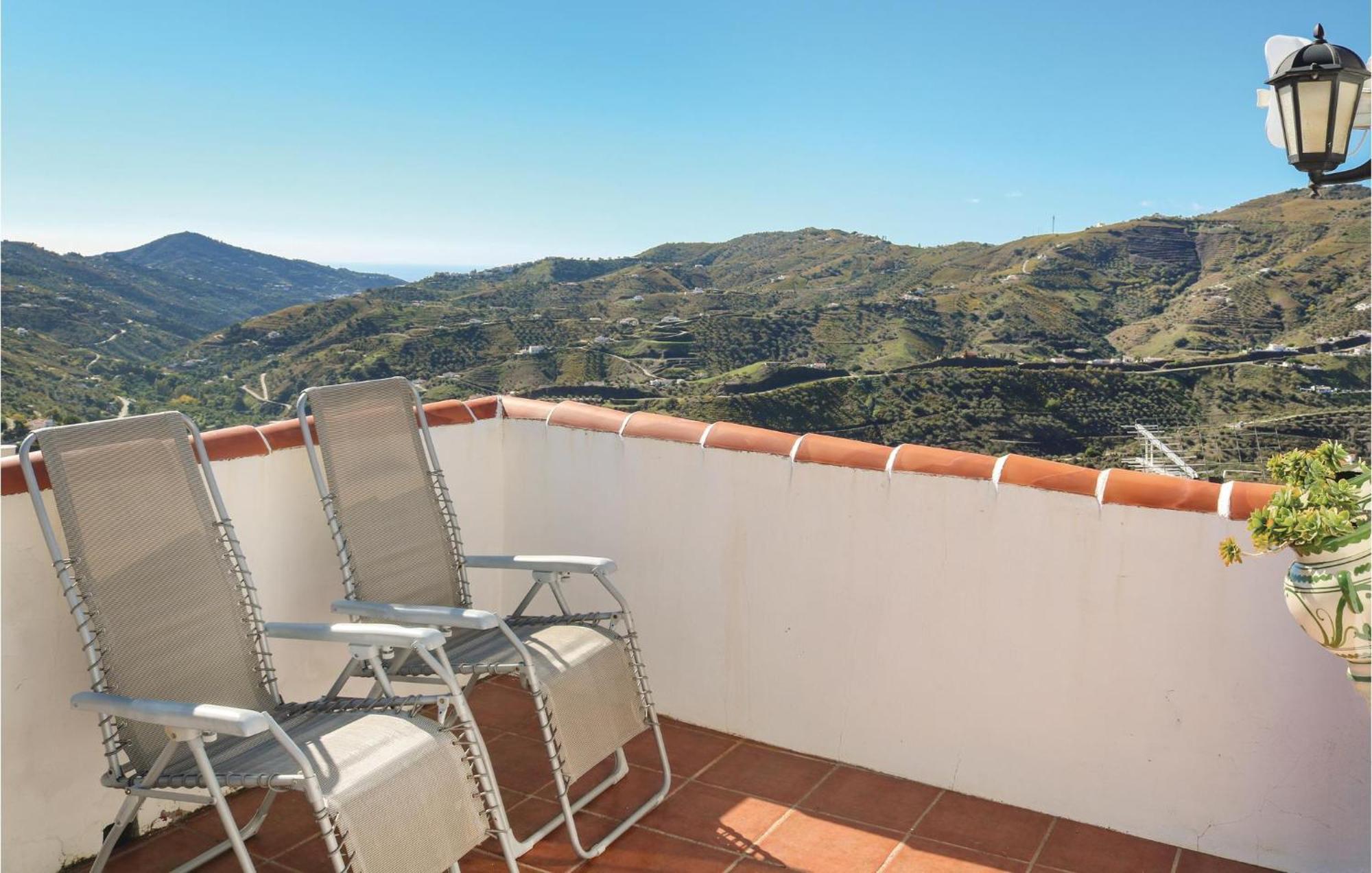 Nice Home In Canillas De Albaida With Wifi Exterior photo